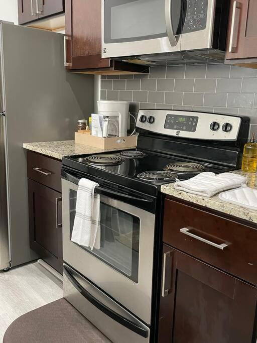 Cozy, High Rise, Large Studio Facing Downtown . Apartman Baltimore Kültér fotó