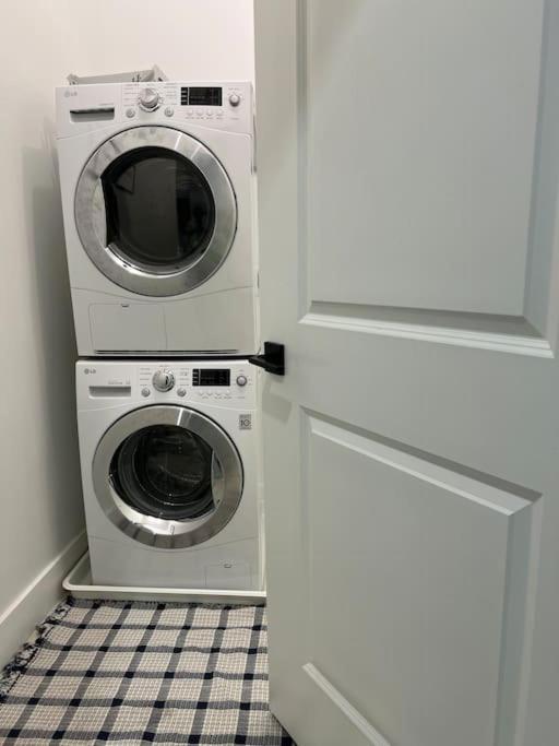 Cozy, High Rise, Large Studio Facing Downtown . Apartman Baltimore Kültér fotó